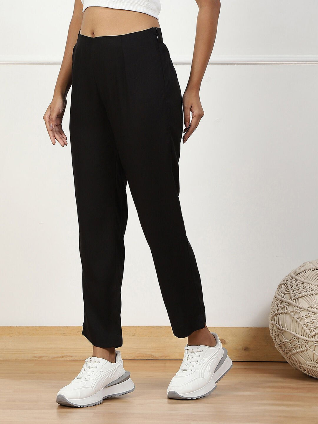 Black Solid Mid Rise Pants