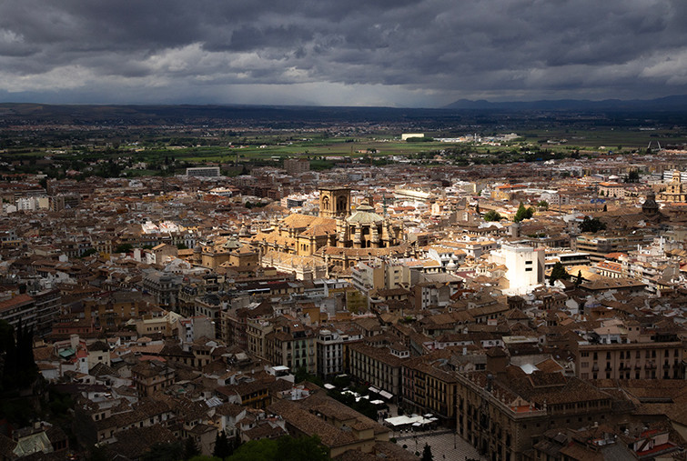 Granada-i-sol-og-regn_5091971-WEB2.jpg