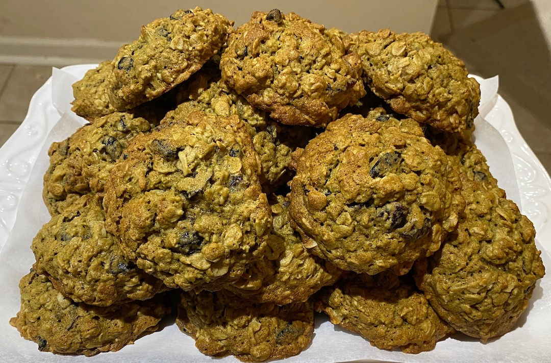Blueberry Craisins & Oats Cookies