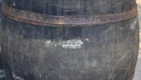 Whisky Barrel - Extra Large 110 gallon Port Pipe Style