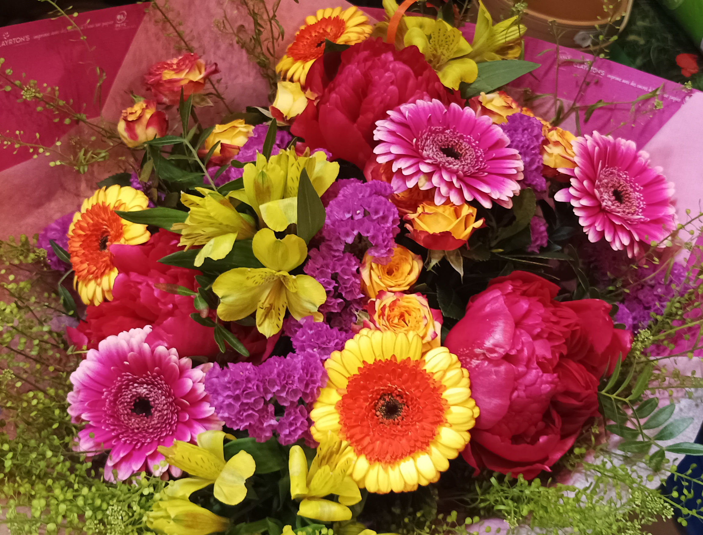 Bouquet Éclat de Joie. Fleuriste Fleuria Nice Est : Saint Roch, Riquier, Mont Boron, Port. Livraison fleurs Nice et alentours