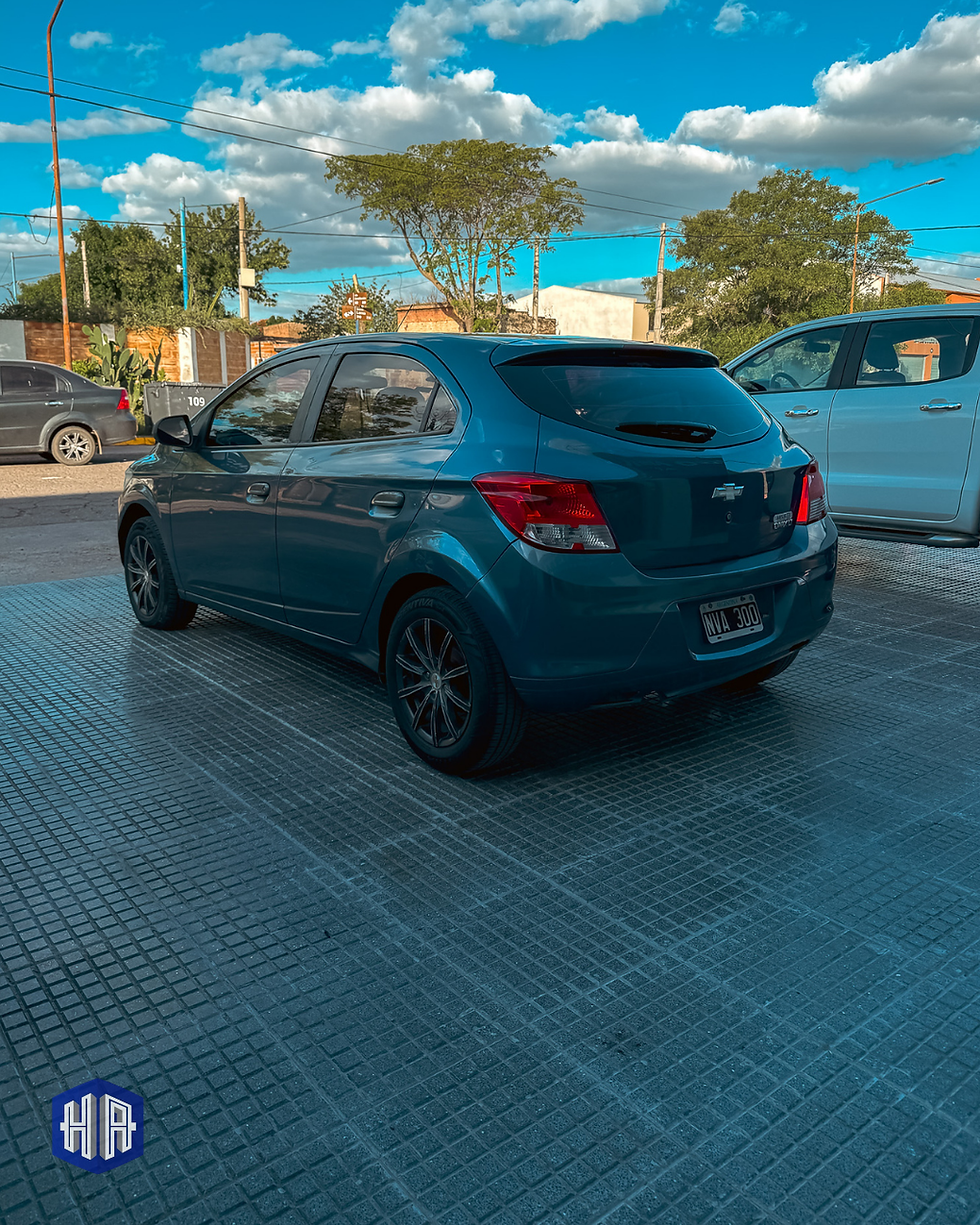 Miniatura: CHEVROLET ONIX