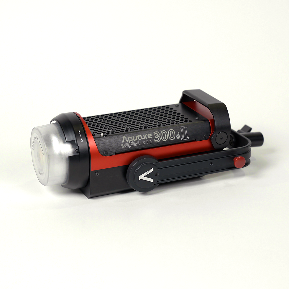 Aputure 300d Side.png