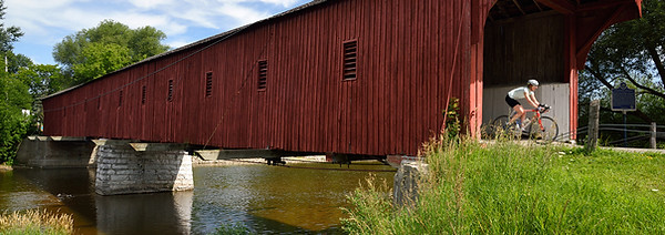 West_Montrose_Covered_Bridge,_Elmira_Ont