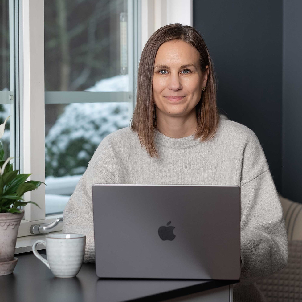 Portrait of Veronica, the owner of Lens by Lindo