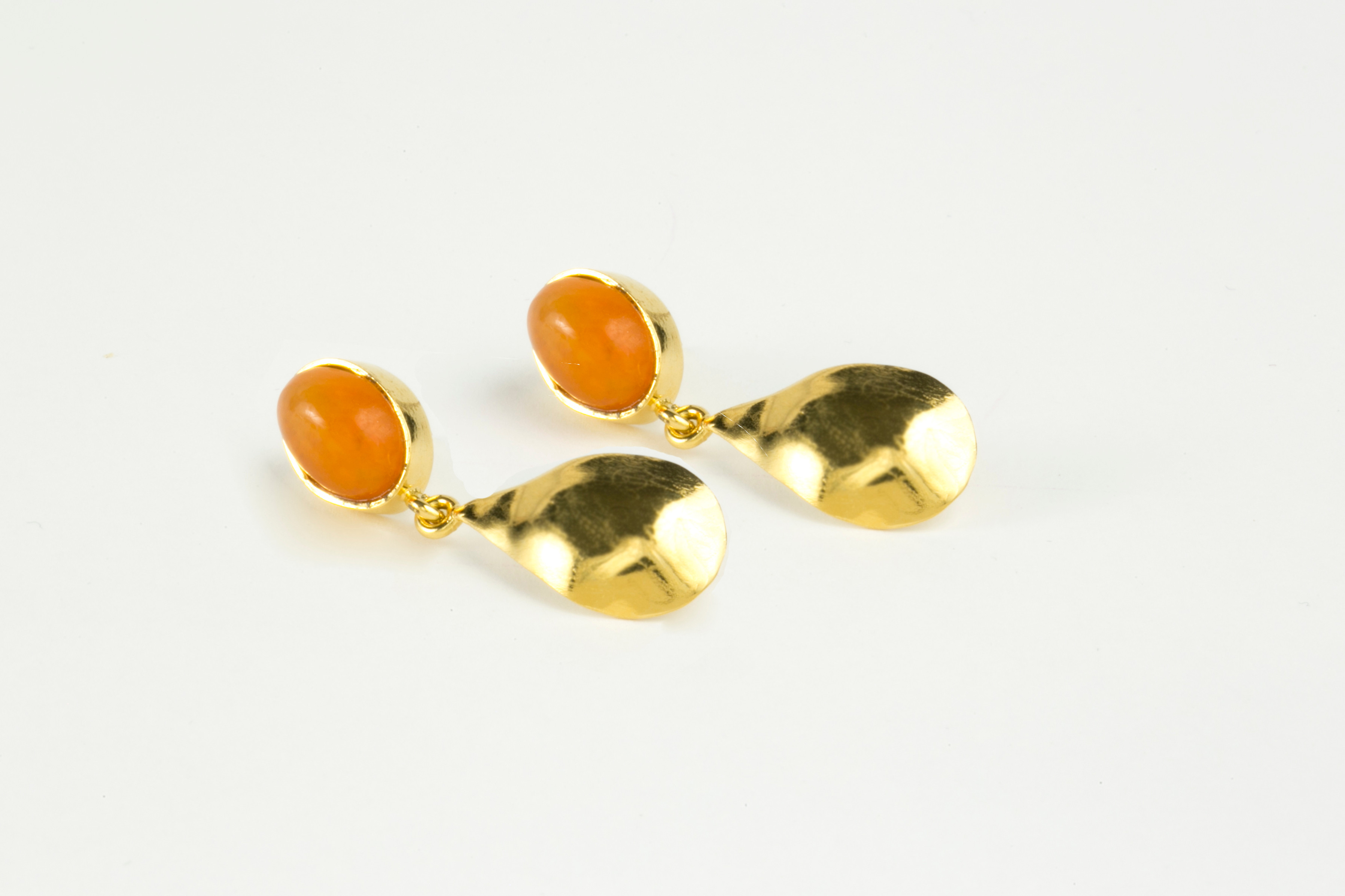 ARETES GOTA GRANDE CON ÒPALO DE FUEGO