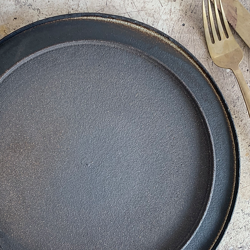 new_black_plate_02.png