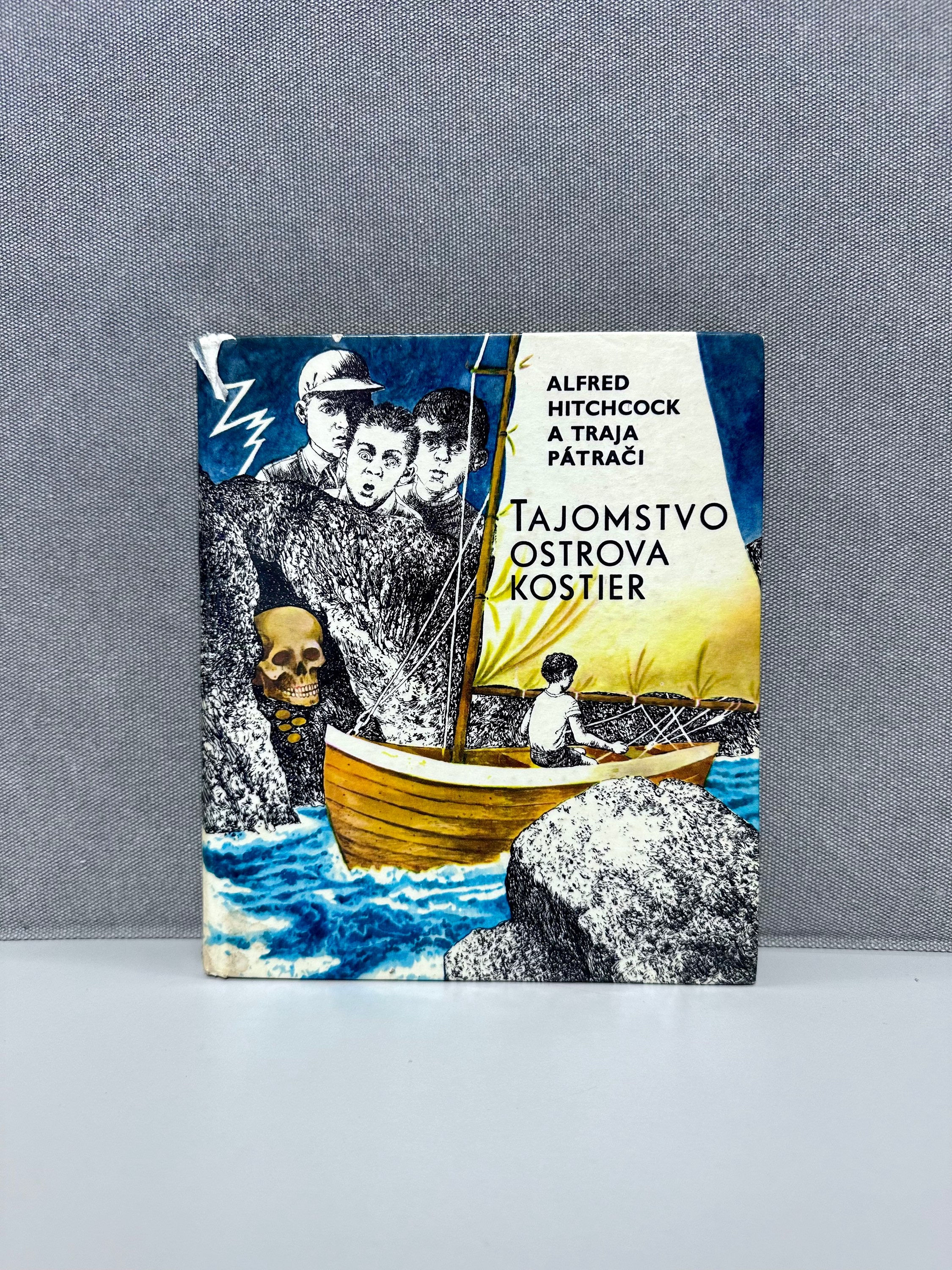 Alfred Hitchcock a traja pátrači: Tajomstvo ostrova kostier