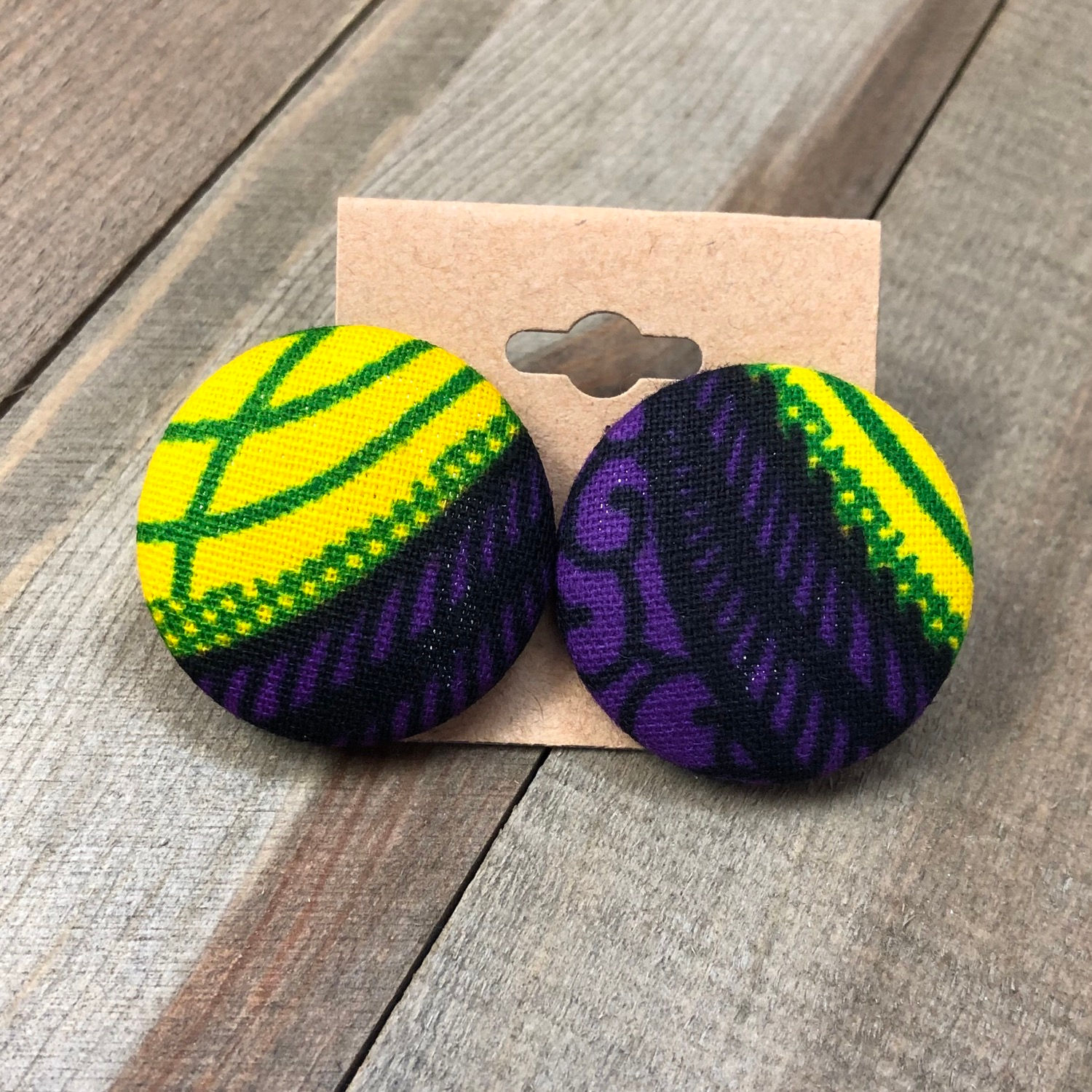 "Laticia" Button Stud