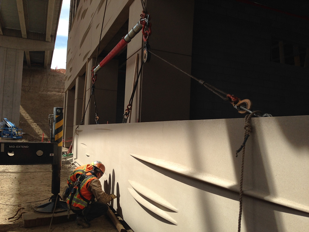 telescoping spreader bar in action