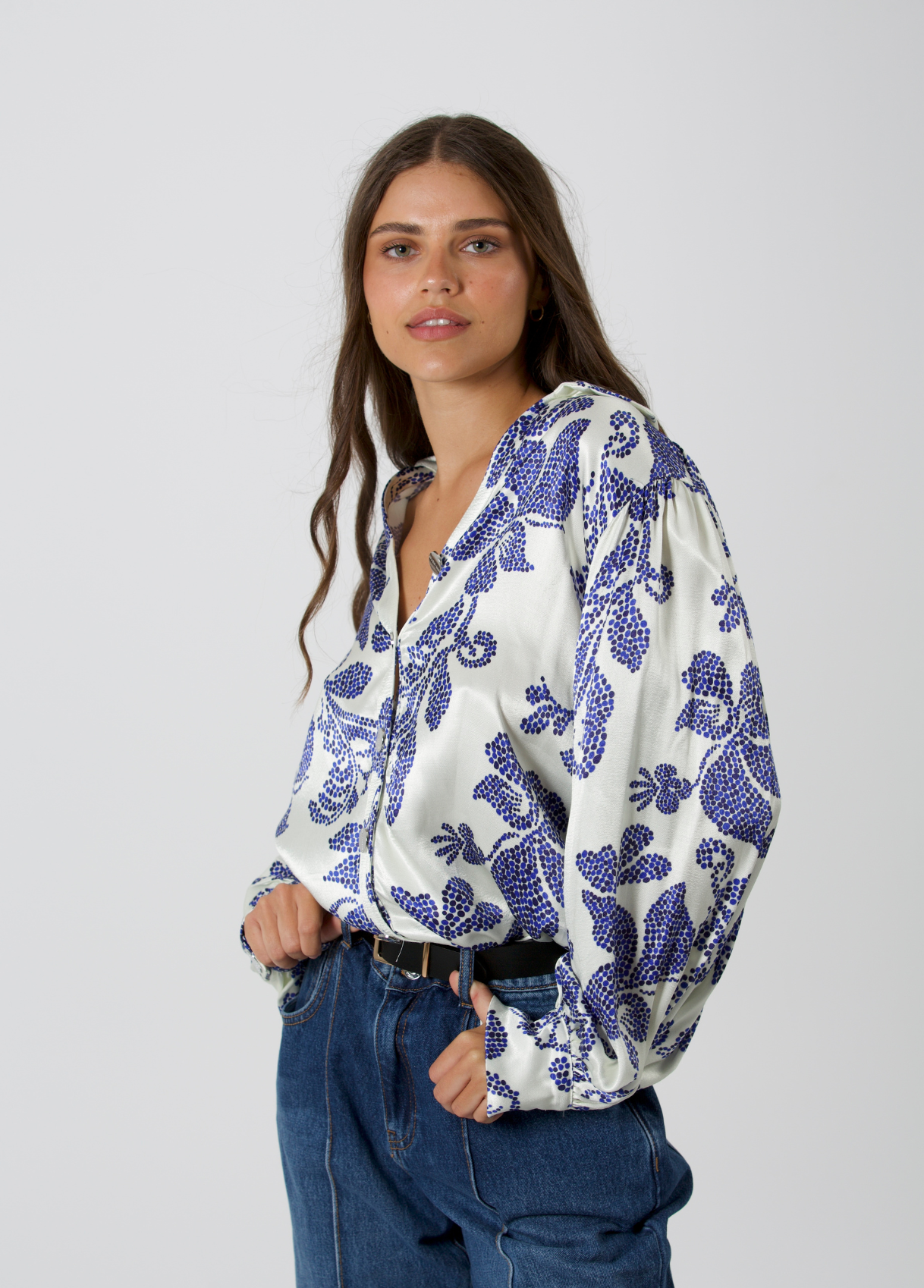 Chemise satinée à manches ballon