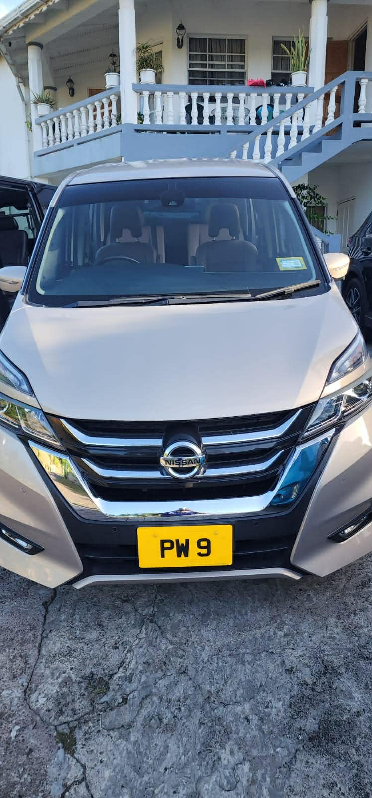 2017 Nissan Serena Hybrid