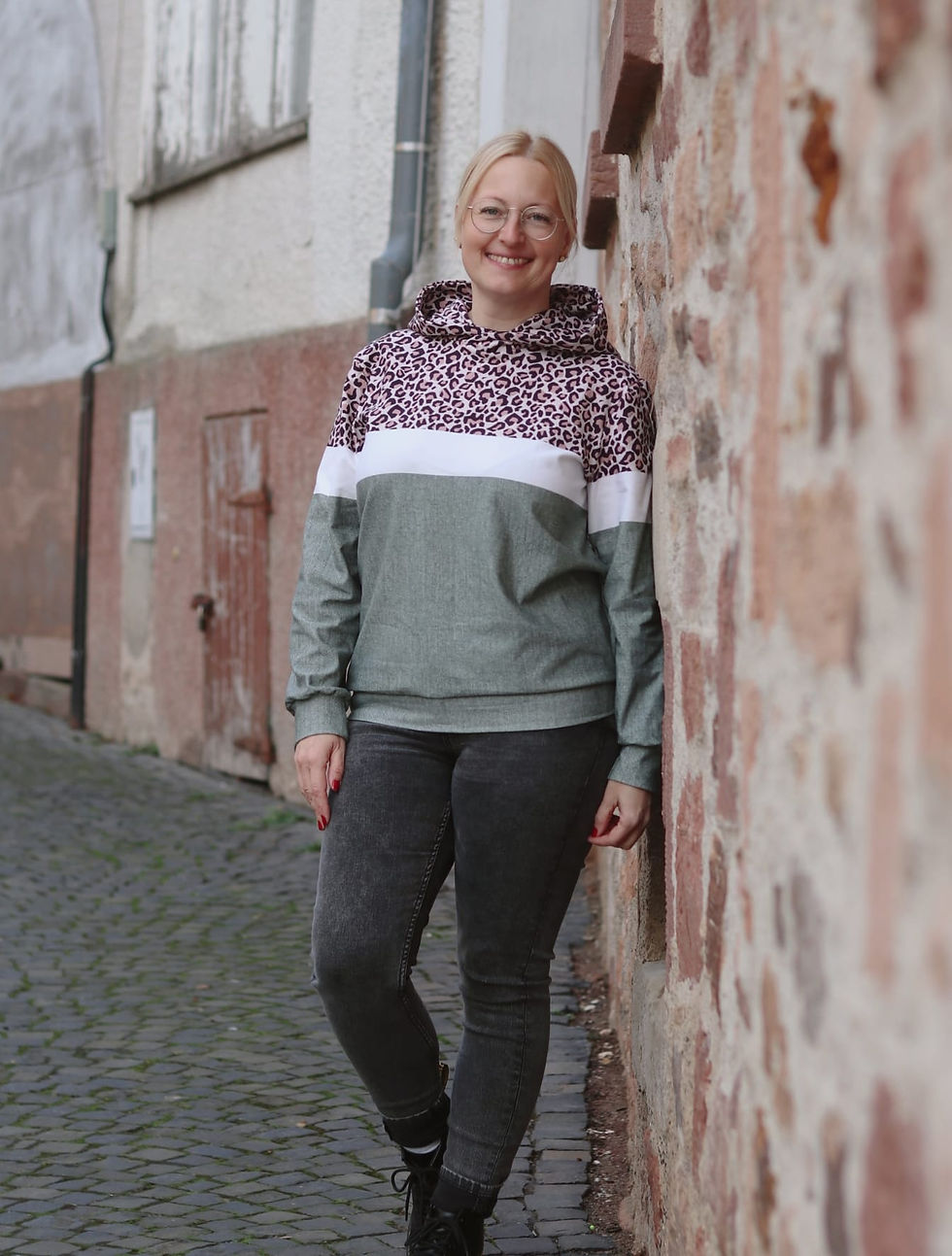 Miniaturbild: French Terry Geometric Leo Lining "Macchiato Mint"