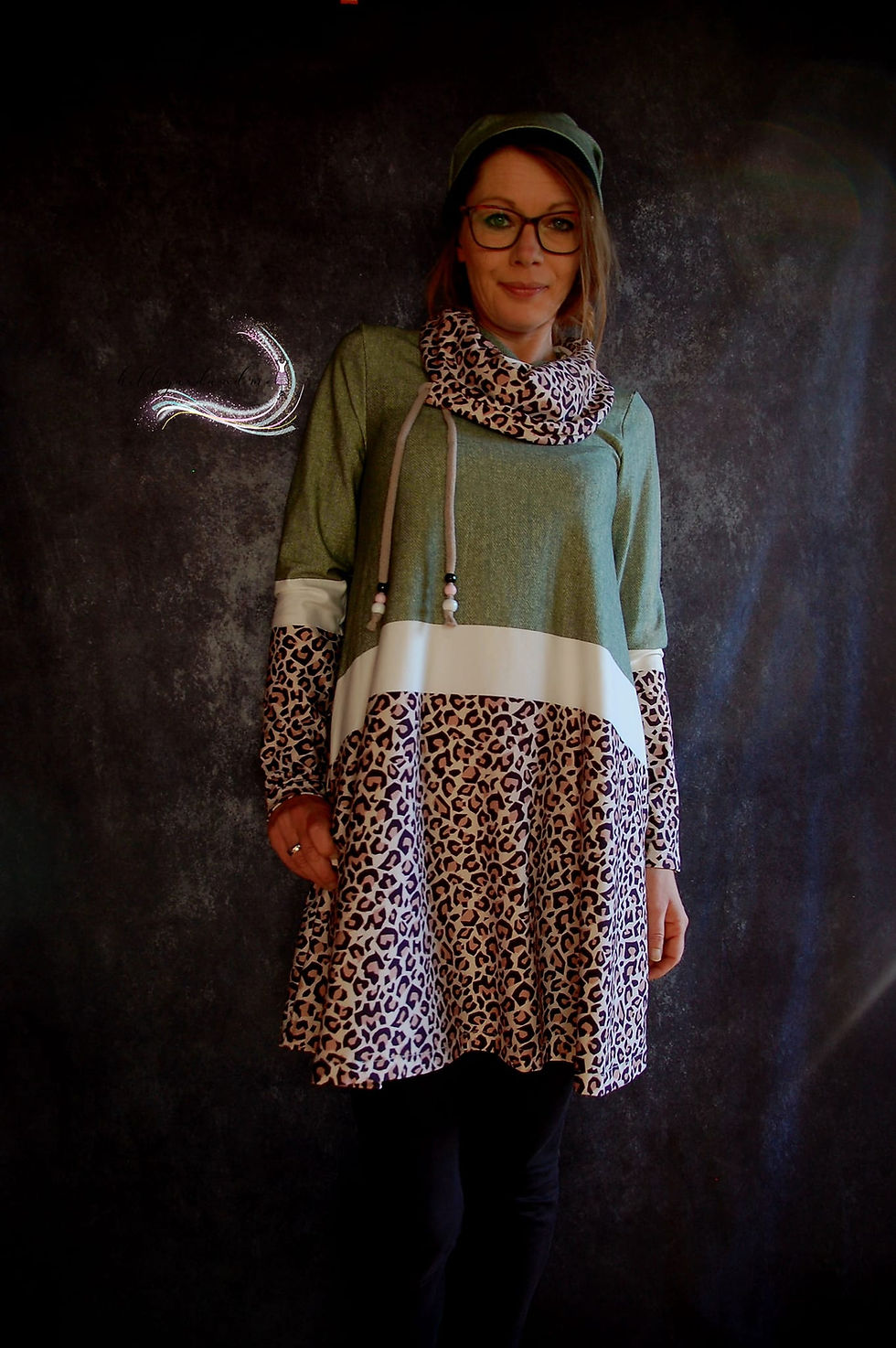 Miniaturbild: French Terry Geometric Leo Lining "Macchiato Mint"