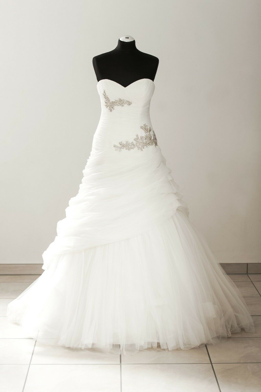 Robe de mariée Pronovias en tulle à lacets