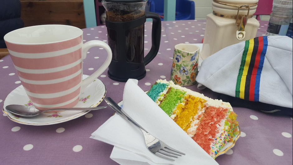 matching cake and hat