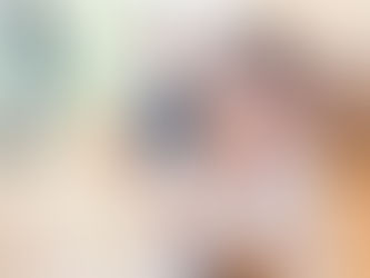 札幌の赤ちゃん整体院。他のお子さんと比べる不安を抱えたお母さんに寄り添いながら、赤ちゃんのペースに合わせて身体の緊張という石ころを優しく取り除いている様子。