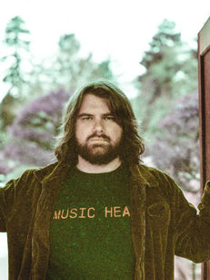 Benton Crane revela "Living Outstretched" - Una increible experiencia auditiva que explora la liminalidad en la busqueda de propósito y significado.