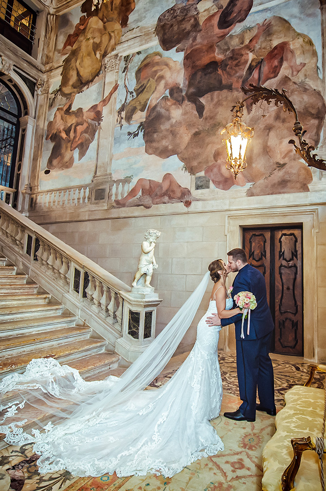 Symbolic wedding in Venice luxurious palace.