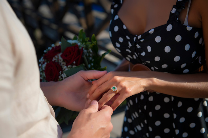 Professional photo shooting of proposal in Venice Italian Wedding Photographer 