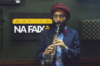 Música na Faixa: Vocês vão amar todo o estilo de Caetano Brasil