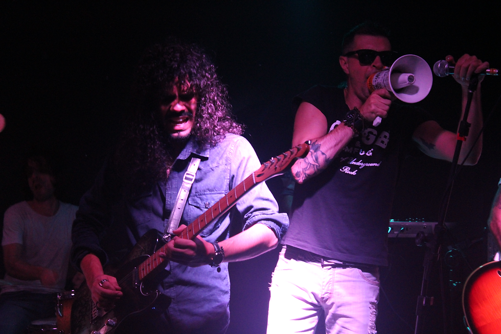 Martiataka tocou no fim da noite e animou o Muzik com seu rock e canções autorais