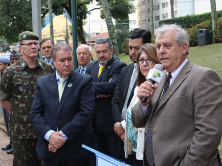 Bernardelli participa da abertura da Semana da Pátria