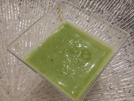 Verrine velouté de petit pois à la menthe