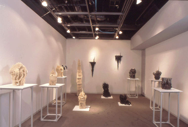 1999「土色のかたち海色のかたち」INAX展風景.gif