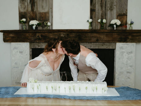 Why Wedding Cakes Cost More (And What You’re Actually Paying For)