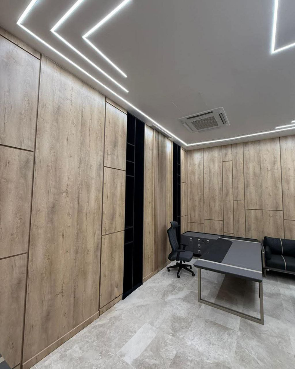 مكتب المدير (4)