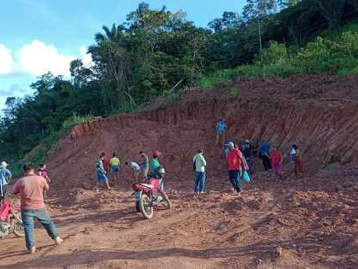 Governo de MT descarta ouro na antiga BR-174 e manda retirar escavadores do local