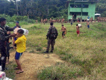 Governo distribui 4 toneladas de alimentos para comunidades yanomami
