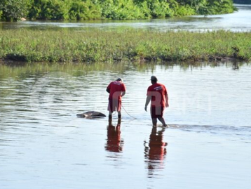 Corpo em estado de decomposição é encontrado boiando no Rio Vermelho