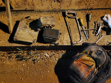 Dupla foge e abandona mochilas contendo materiais furtados na Vila Mamed