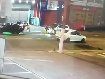 Policial militar acompanhado do filho de 5 anos é esfaqueado após briga de trânsito