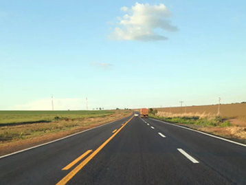 Bolsonaro assina decreto que autoriza nova licitação para concessão da BR-163 em MT