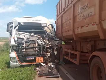 Duas pessoas ficam feridas em acidente com cinco veículos na BR-163 em MT