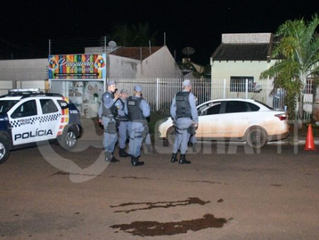 Homem é assassinado na frente da mãe com vários tiros em Rondonópolis-MT