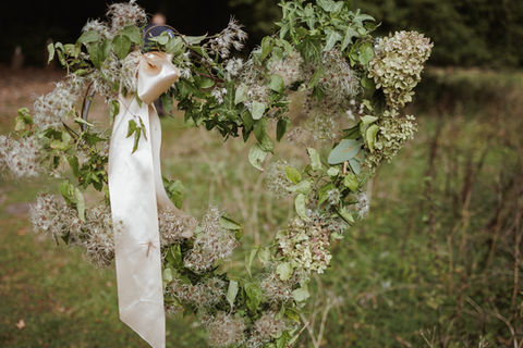 a natural decor, offering a serene and romantic atmosphere.