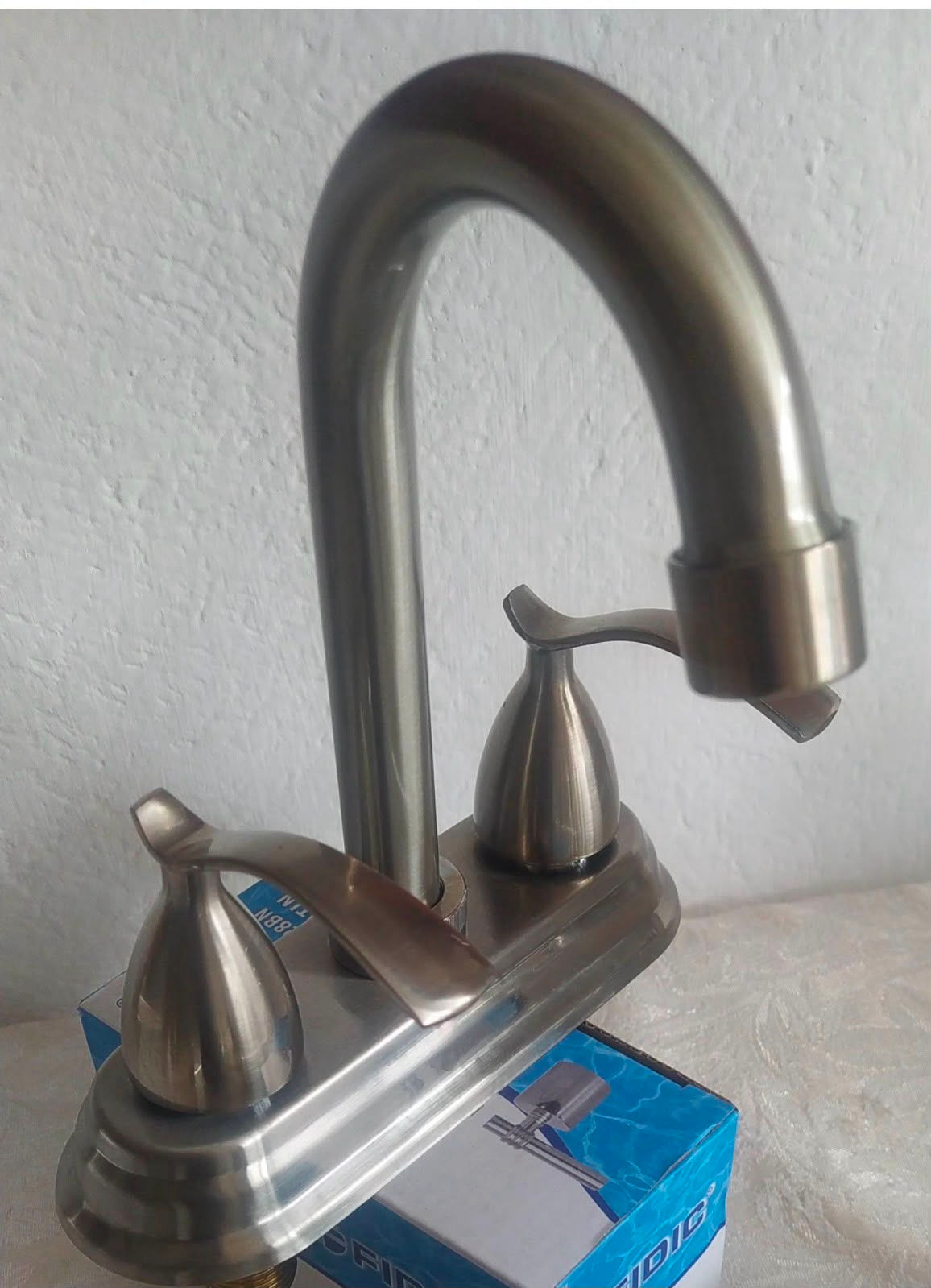 Mezcladora para Lavabo 4" 