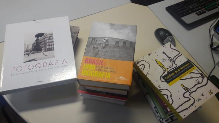 Livros do acervo pessoal de professor já estão na biblioteca da UFSM-FW