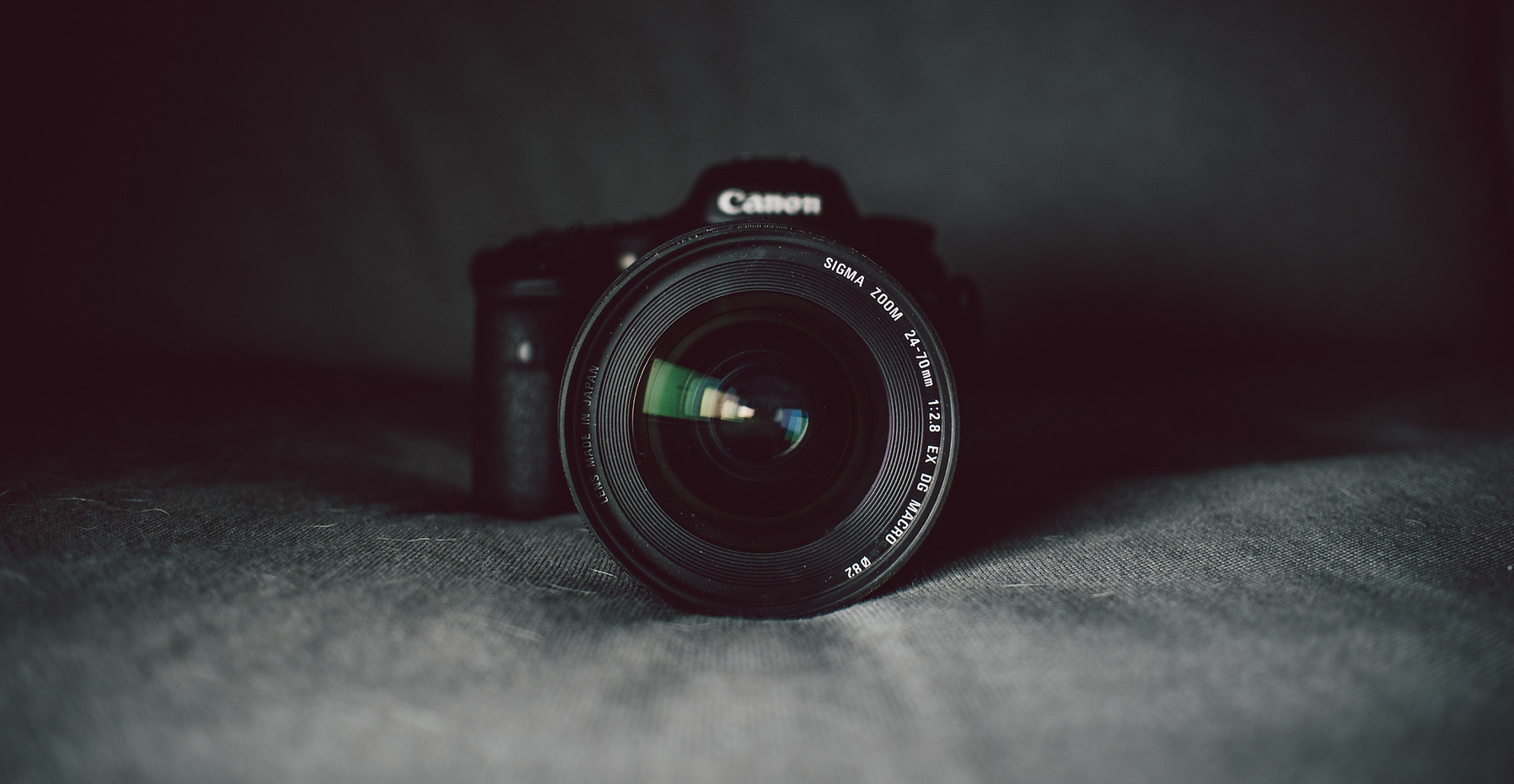 aperture-black-blur-camera-274973.jpg