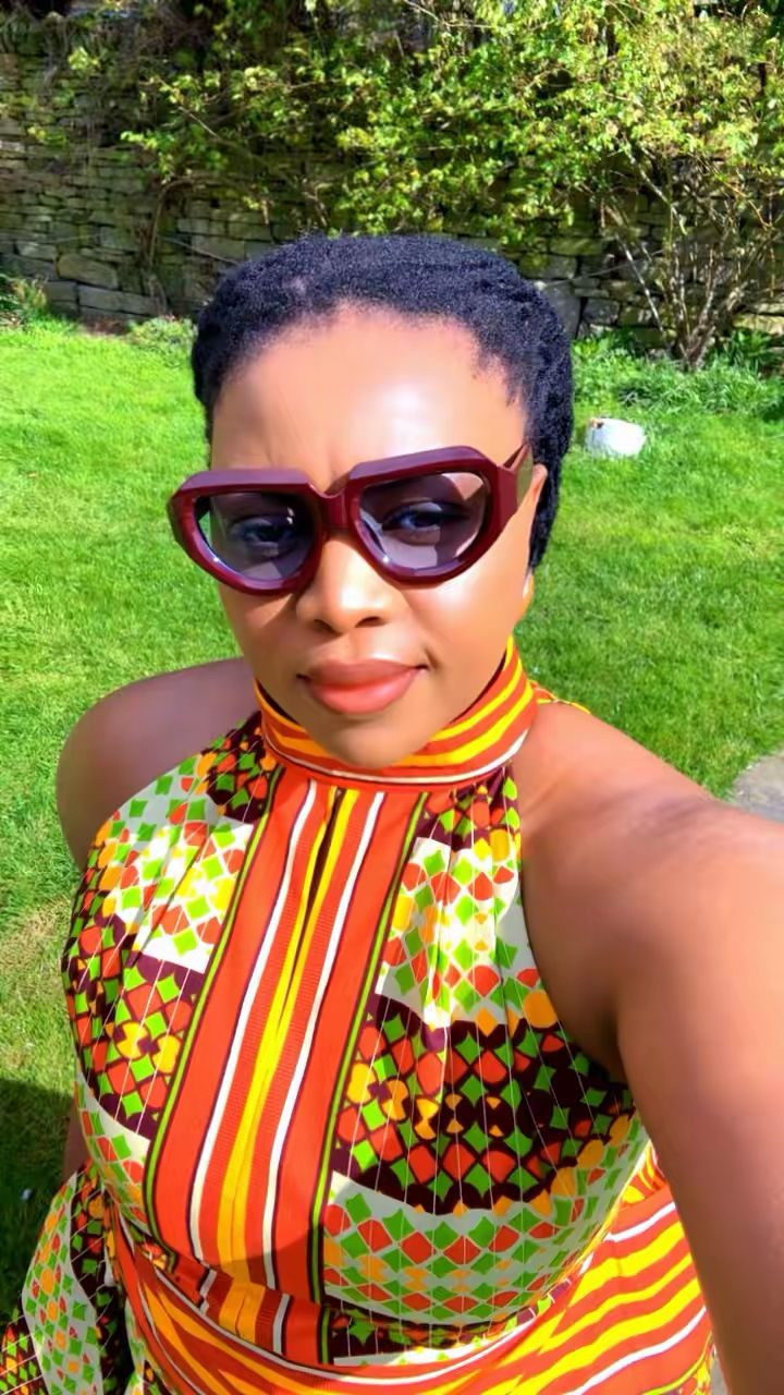 Thumbnail: Skirt and top set