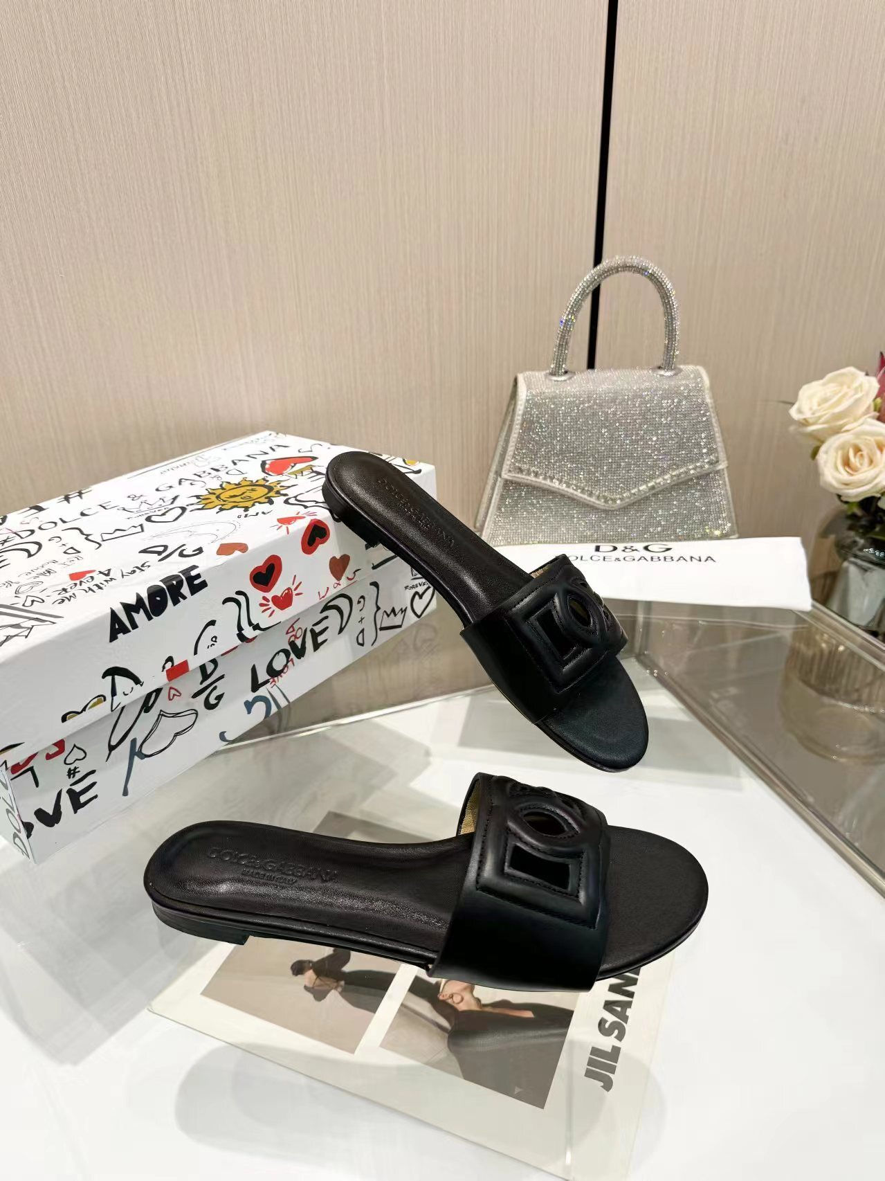 Interlocking Logo D&G Slides