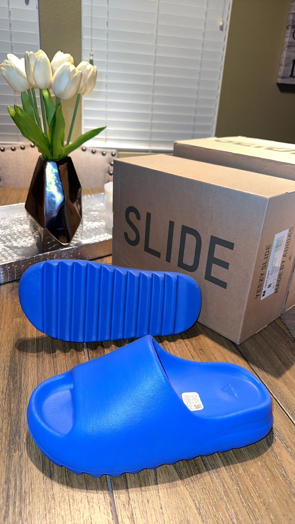 Thumbnail: Yeezy Slide size 7y Azzure