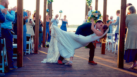couple kissing