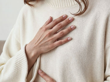 ¿Por qué sientes el corazón acelerado sin razón?