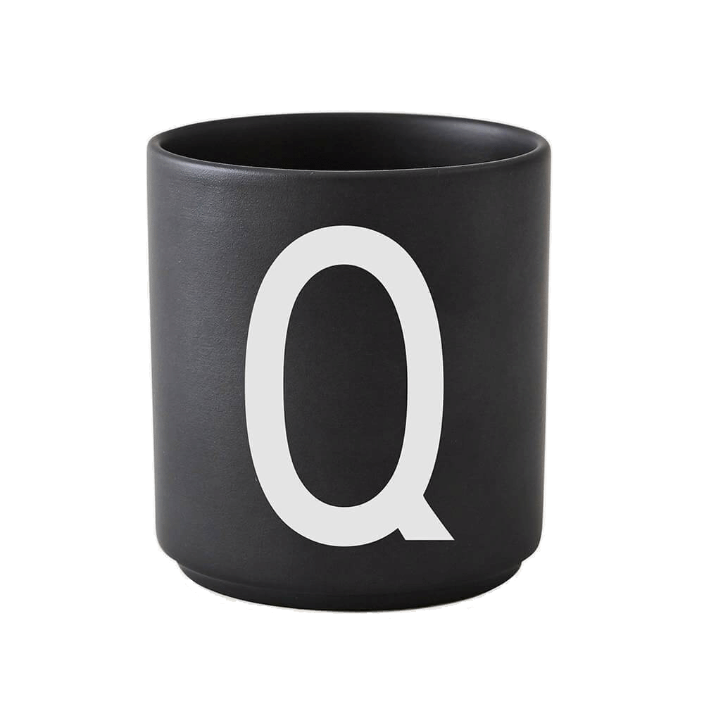 Design Letters Tasse Q schwarz