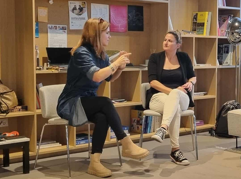 Jelnyelvi tréning a Magyar Jelnyelv Napján, az Antavo csapatának